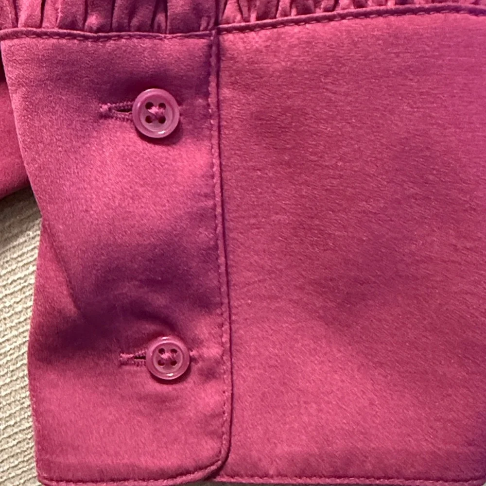 Banana Republic Volume Sleeve V-Neck Blouse Berry Size Large - Picture 8 of 10